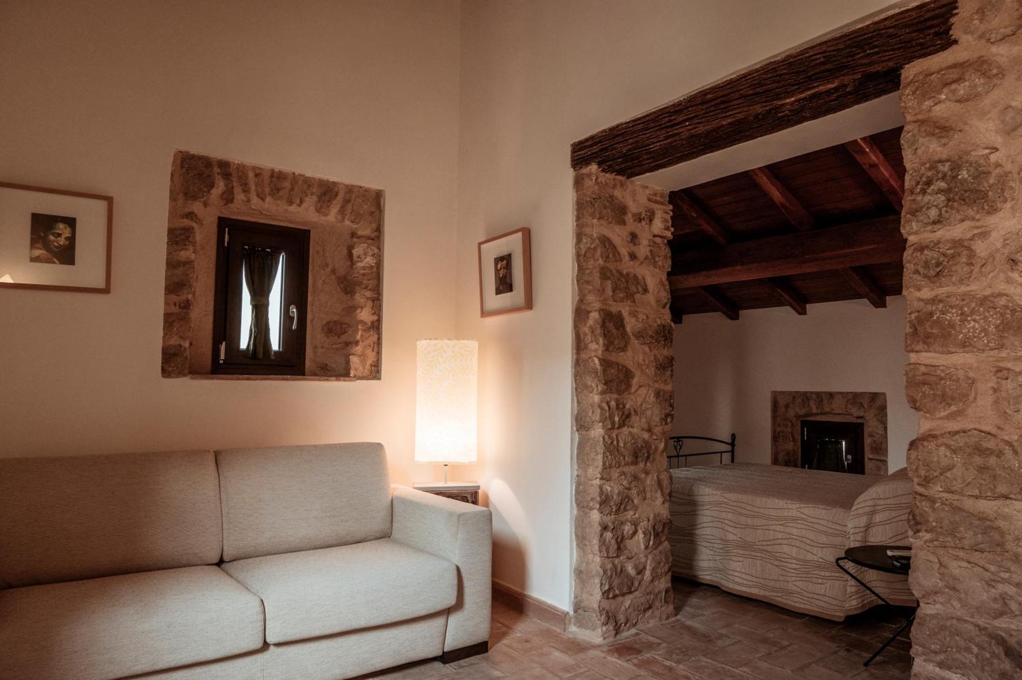 Locanda Persei Prossedi Exteriér fotografie