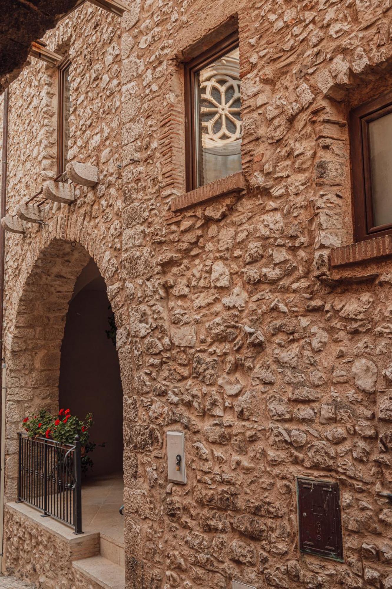 Locanda Persei Prossedi Exteriér fotografie