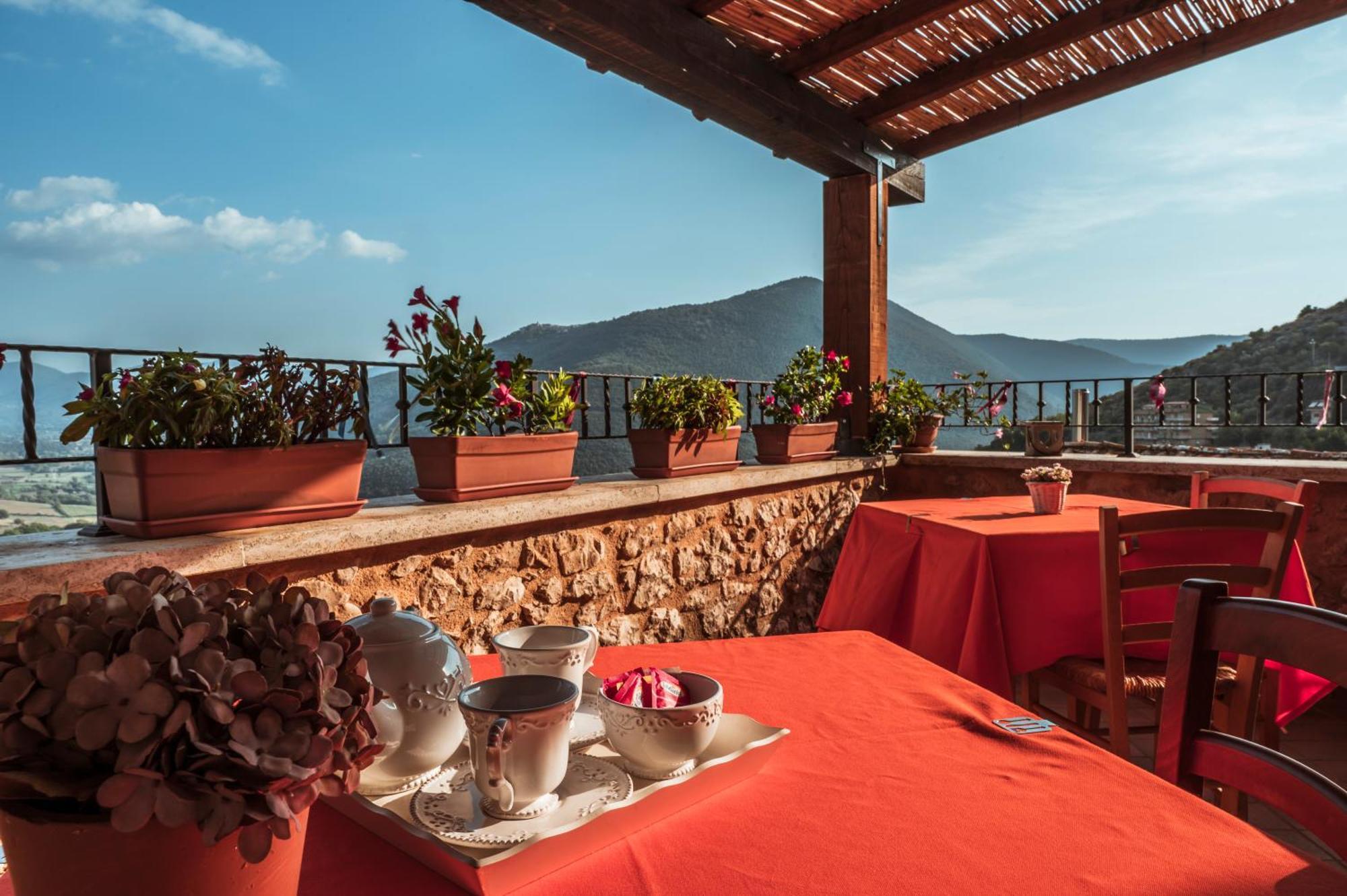 Locanda Persei Prossedi Exteriér fotografie